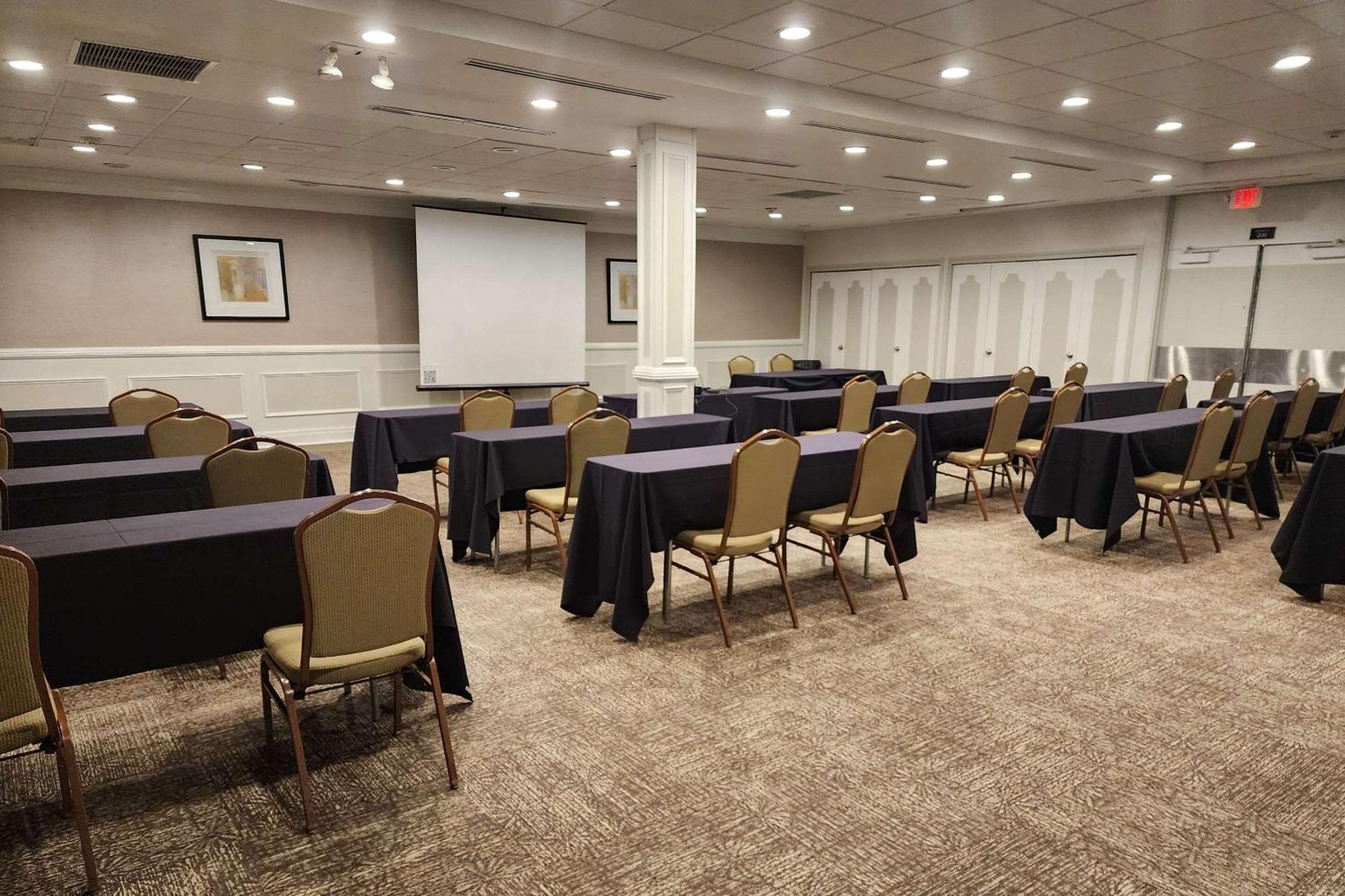 Radisson Hotel Southfield-Detroit エクステリア 写真