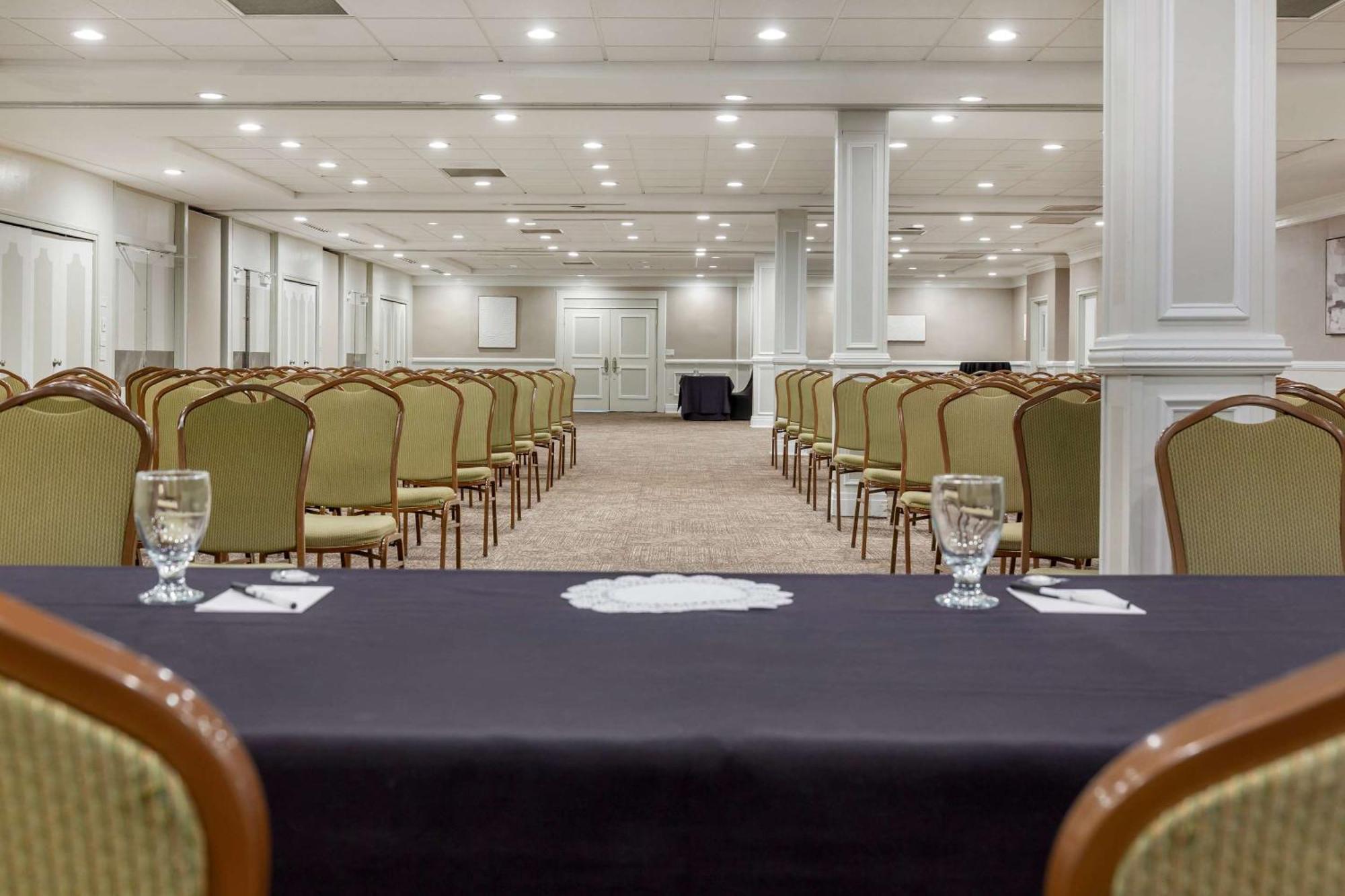 Radisson Hotel Southfield-Detroit エクステリア 写真